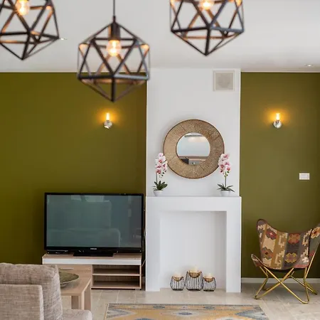 Lazi Sea View Villa *